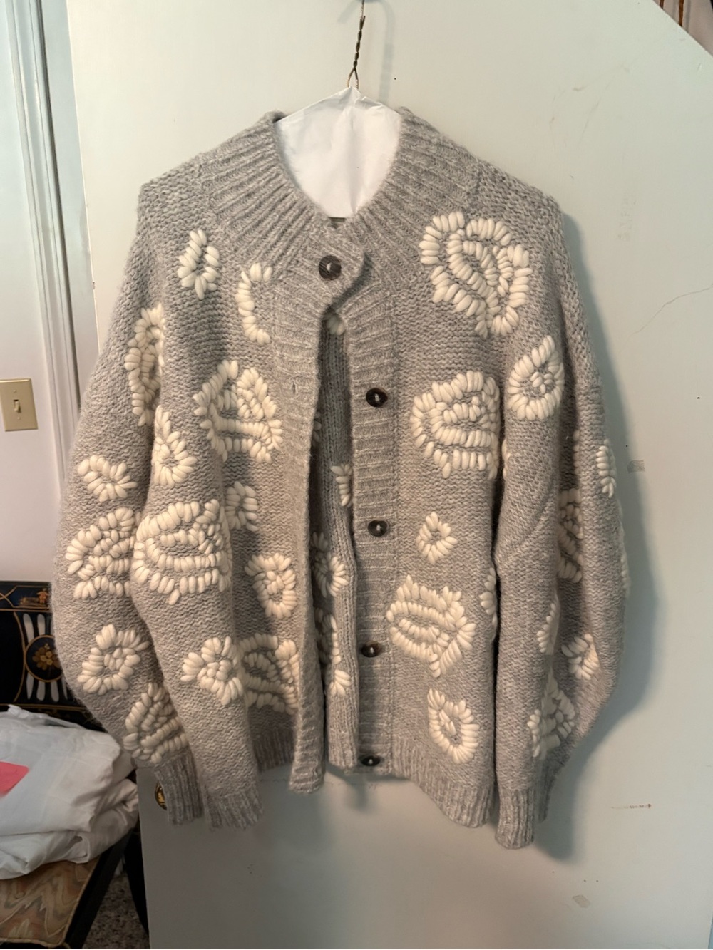 Mirth CUSCO WATERLILY CARDIGAN IN DOVE GREY/IVORY